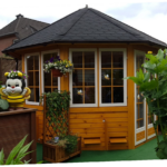 Möckels Bienen-Stockluft-Pavillon