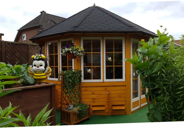 Möckels Bienen-Stockluft-Pavillon